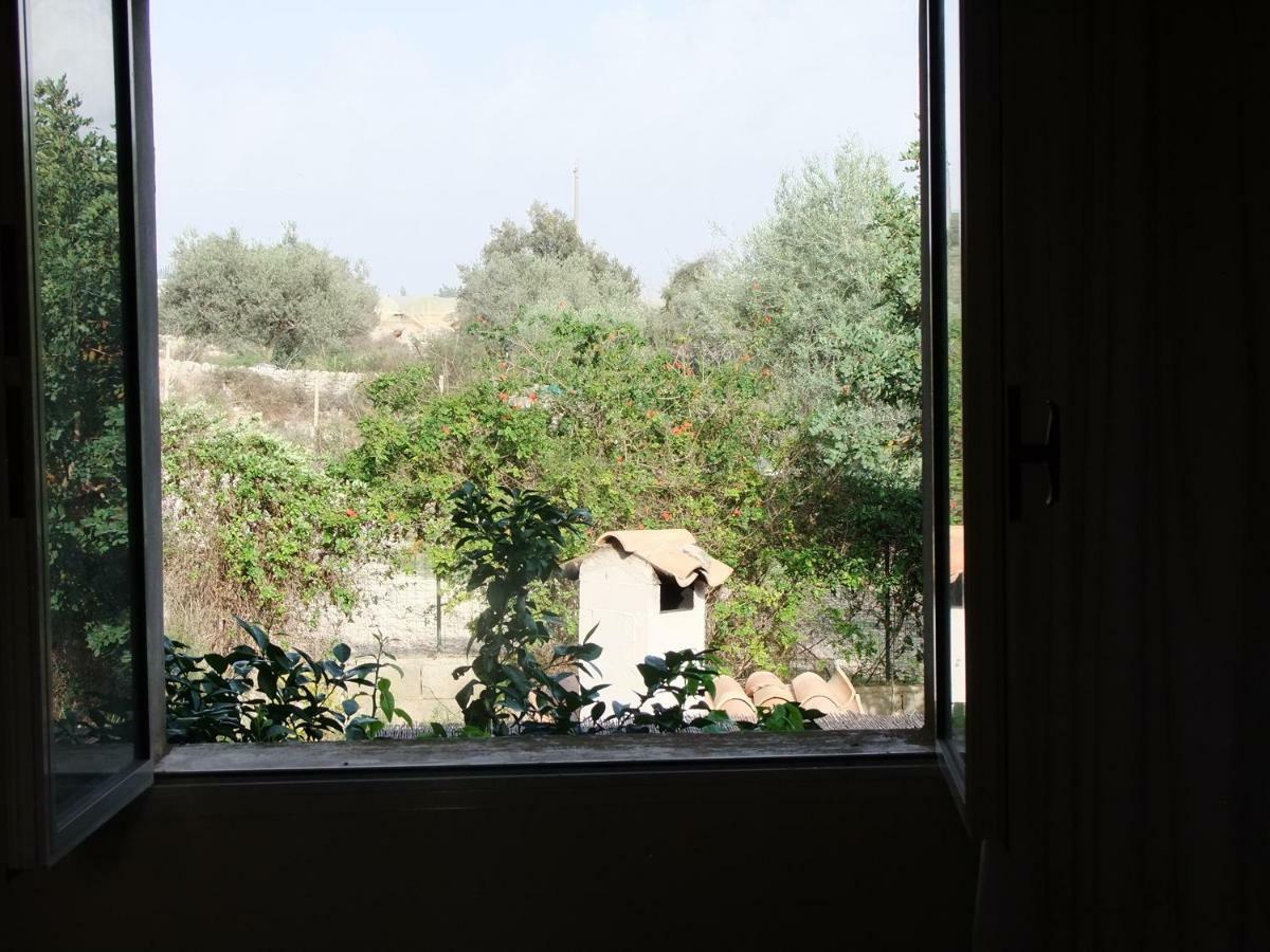 Il Filo Di Paglia Bed & Breakfast Comiso Dış mekan fotoğraf